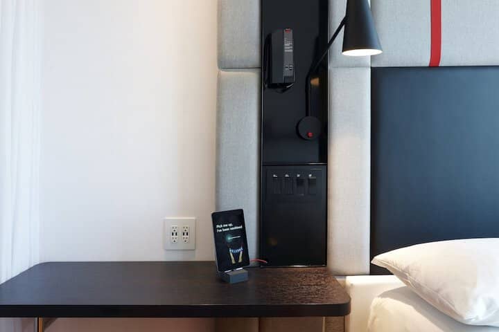 Room 4 of 51